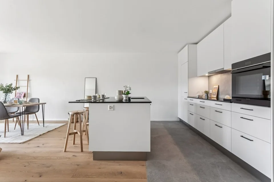 Wohnung mit 5.5 Zimmern im 6. Stock - Einheit 21