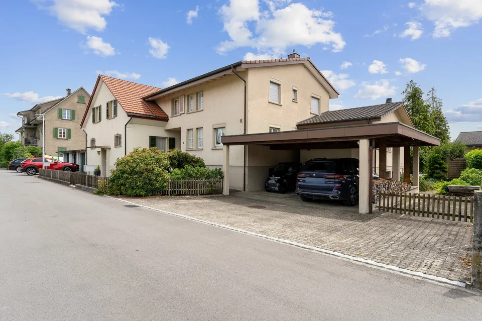 Maison de deux familles charmante de 6,5 pièces dans un quartier calme à Rupperswil