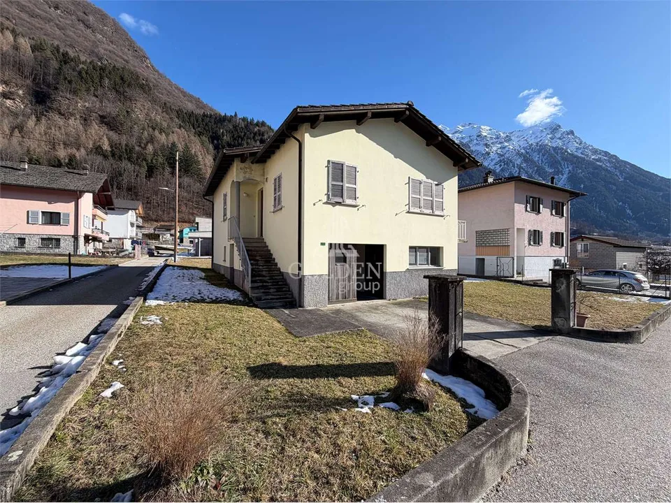 Casa unifamiliare con ampio terreno ad Aquila-Blenio