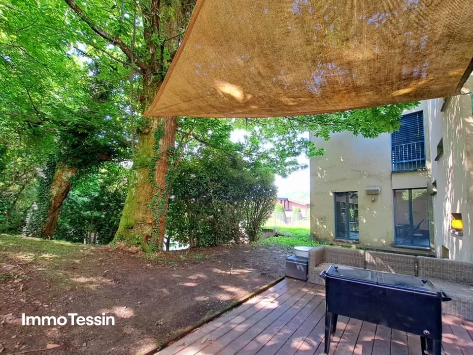Villa d'architecte Minergie neuve et spacieuse avec jardin et vue panoramique dans un lieu populaire près de Lugano