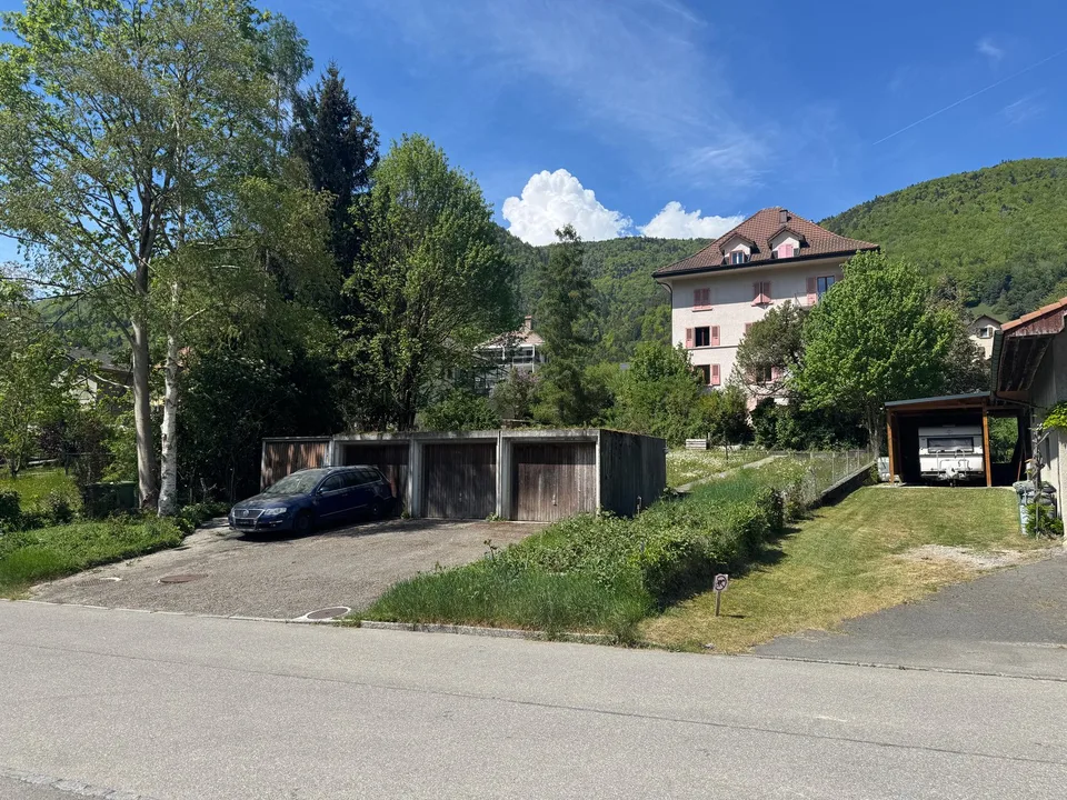 Terreno edificabile con progetto di villa contemporanea e rendita locativa – Péry