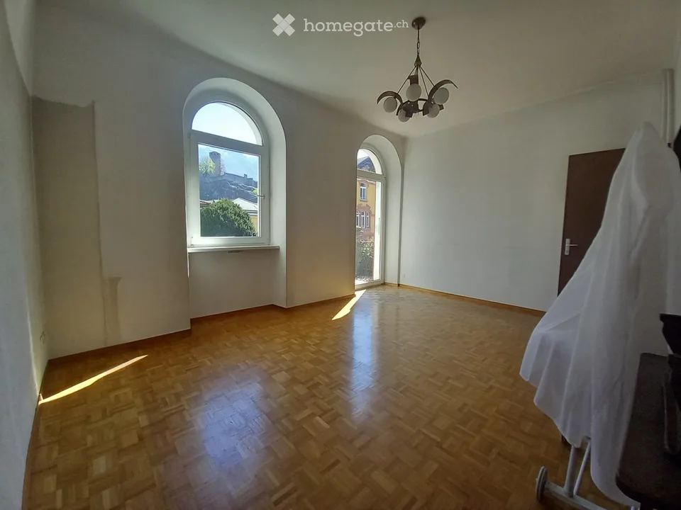 Haus in Stein mit 2 Wohnungen in der Innenstadt von Bellinzona zum Verkauf