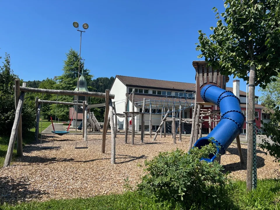 Wohnen am Bach im idyllischen Hendschiken mit guter Anbindung nach Lenzburg, Aarau und Zürich – Foto 20 von 23