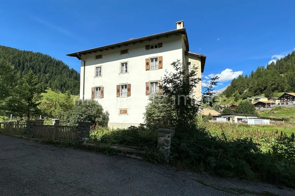 Parcelle di costruzione con circa 600m2 HNF con potenziale di seconda casa