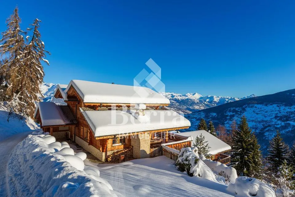 Magnifique chalet de haut standing avec vue panoramique sur les Alpes