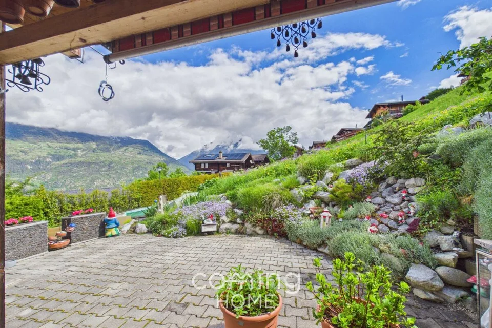 Vivre et construire à Ergisch - Chalet avec terrain à bâtir et emplacement ensoleillé offrant une vue imprenable