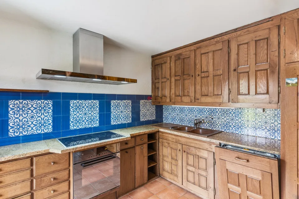 Sehr schönes Waadtländer Bauernhaus mit 6.5 Zimmern, Scheune und großem Grundstück!