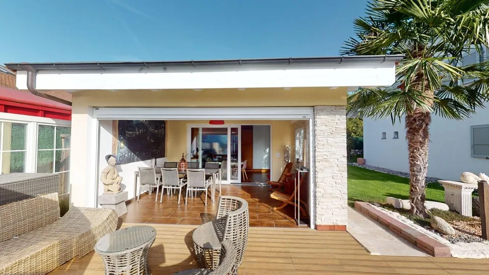 Familienvilla mit Pool und Poolhaus in Payerne!