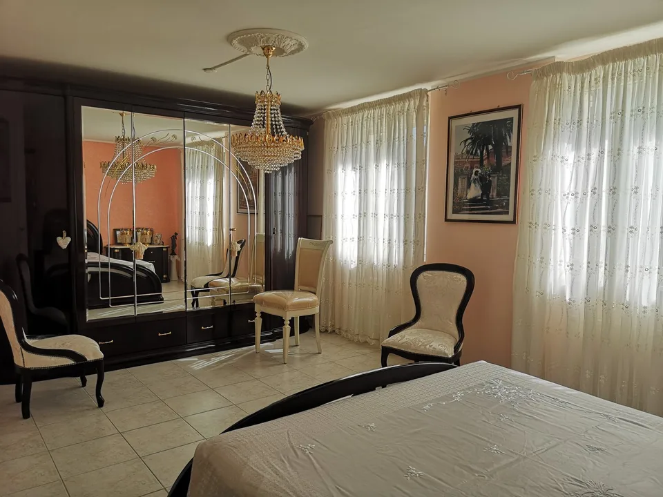 Ampia confortevole e curata casa familiare – foto 6 di 9