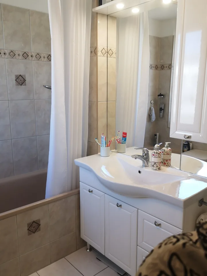Ampia confortevole e curata casa familiare – foto 7 di 9