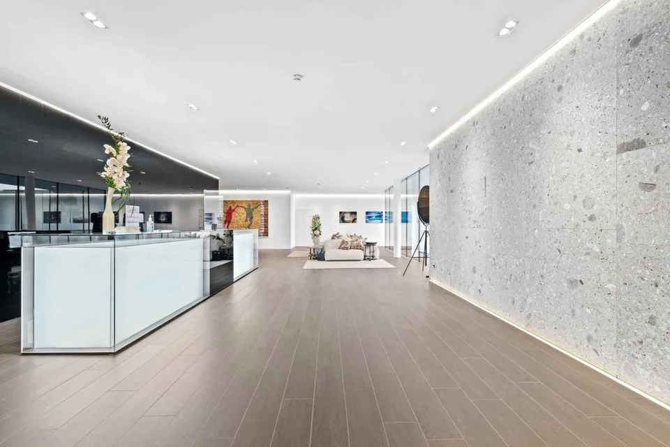 Ultra-secure luxury residence just two steps from the lake