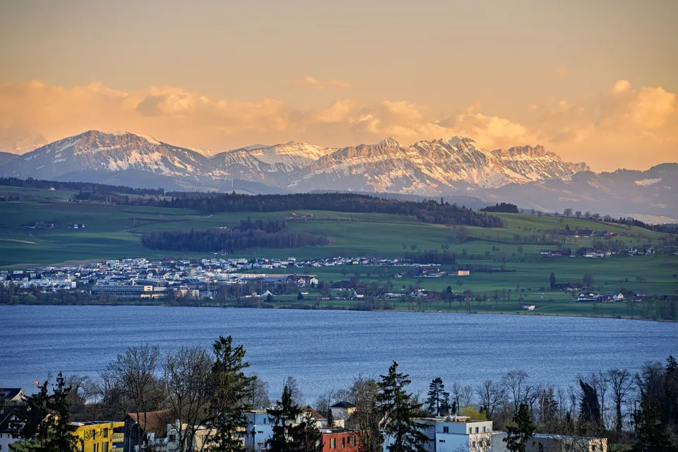 Exklusive Attika mit Panoramablick über den Sempachersee