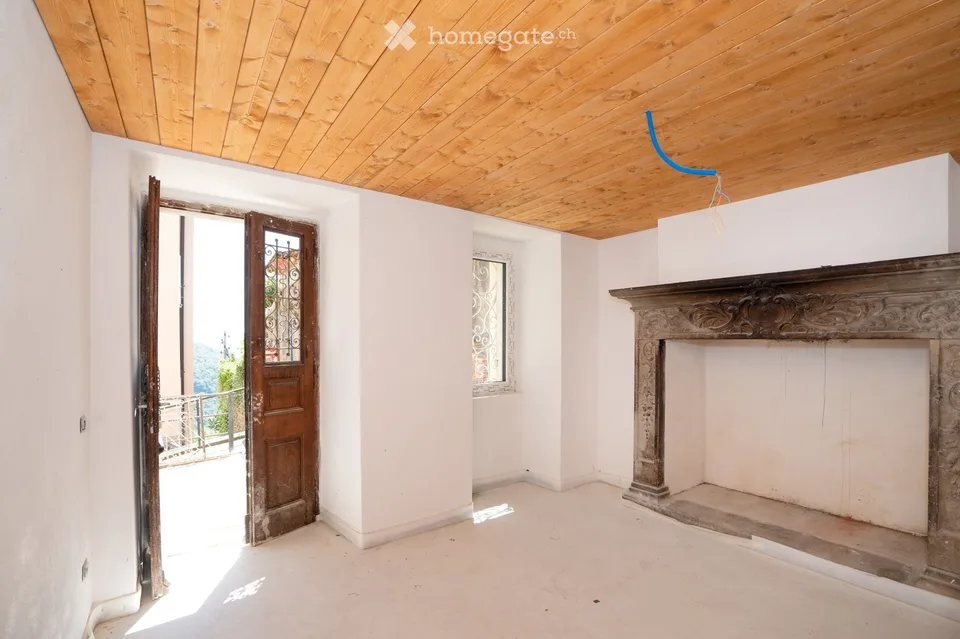 Historisches Haus mit Renovierung im Herzen von Treggia