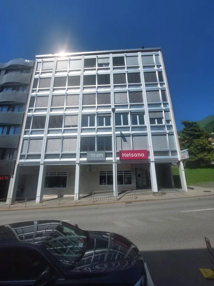 Mendrisio - EDIFICIO COMMERCIALE A REDDITO