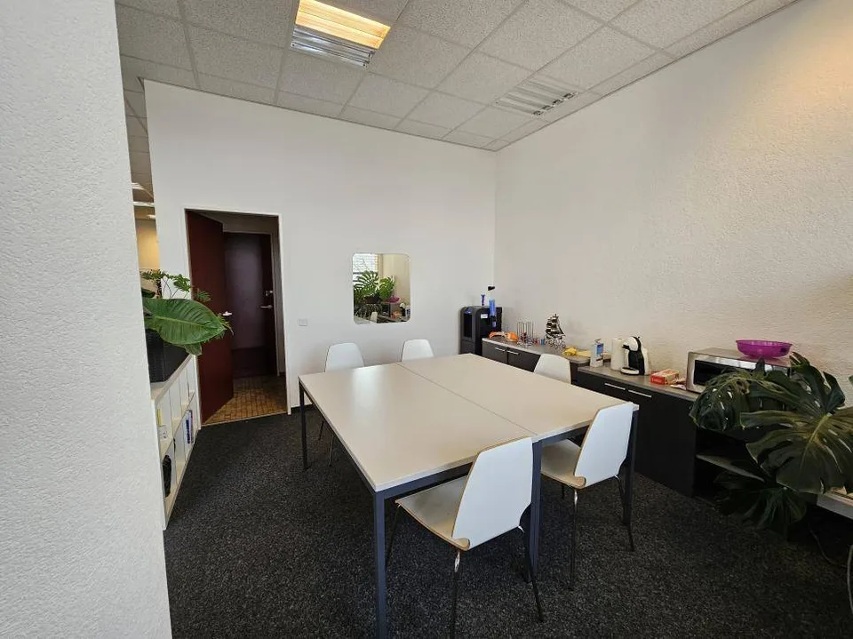 Uffici/artigianale al 1° piano 234m² in vendita con 6 posti auto interni