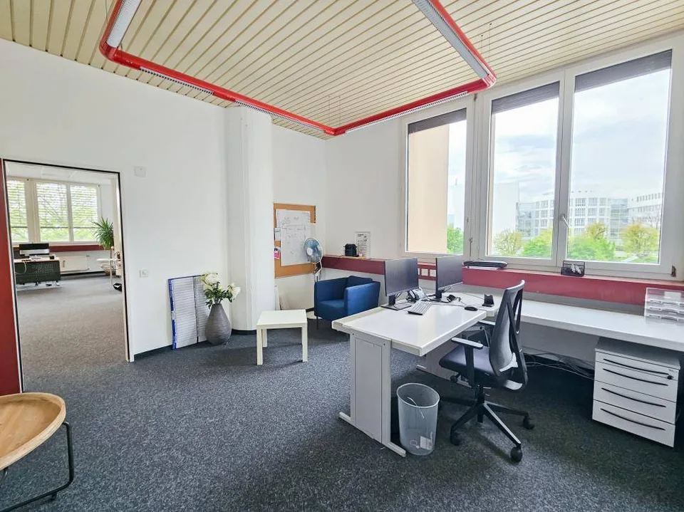 Uffici/artigianale al 1° piano 234m² in vendita con 6 posti auto interni