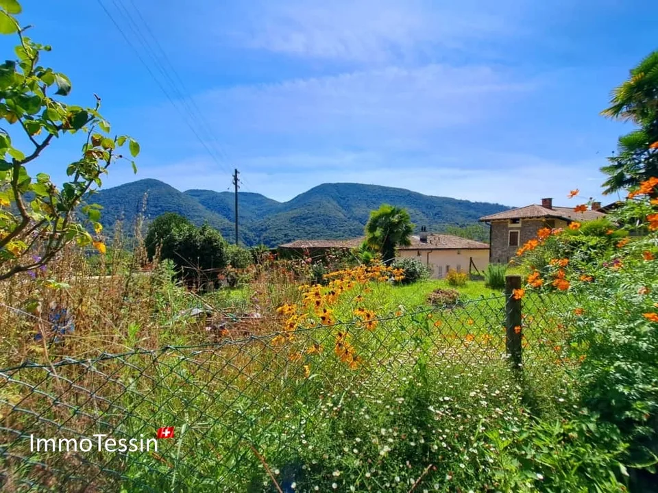 Bauland an schöner & ruhiger Lage mit Weitsicht in Monteggio mit Projekt zum top Preis