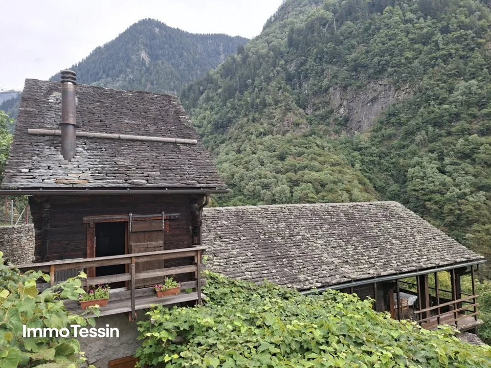 SELTENHEIT: Original Walserhaus mit viel Charme und Platz an sehr ruhiger und gut besonnter Bergsichtlage