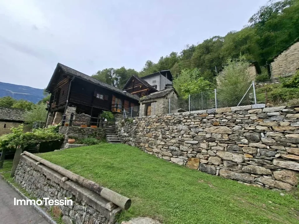 SELTENHEIT: Original Walserhaus mit viel Charme und Platz an sehr ruhiger und gut besonnter Bergsichtlage