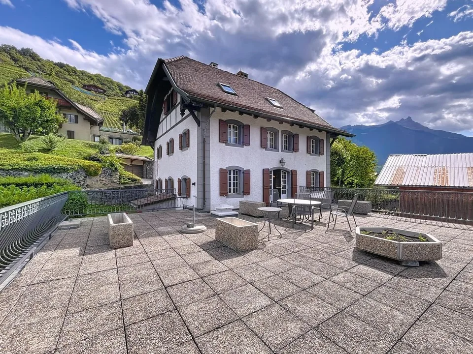 Dorfresidenz mit 2 oder 3 Wohnungen