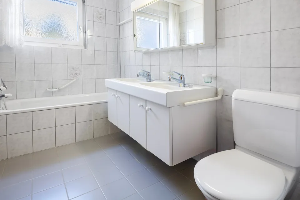 Geräumige Wohnung mit Seeblick im Herzen von Minusio – Foto 9 von 12