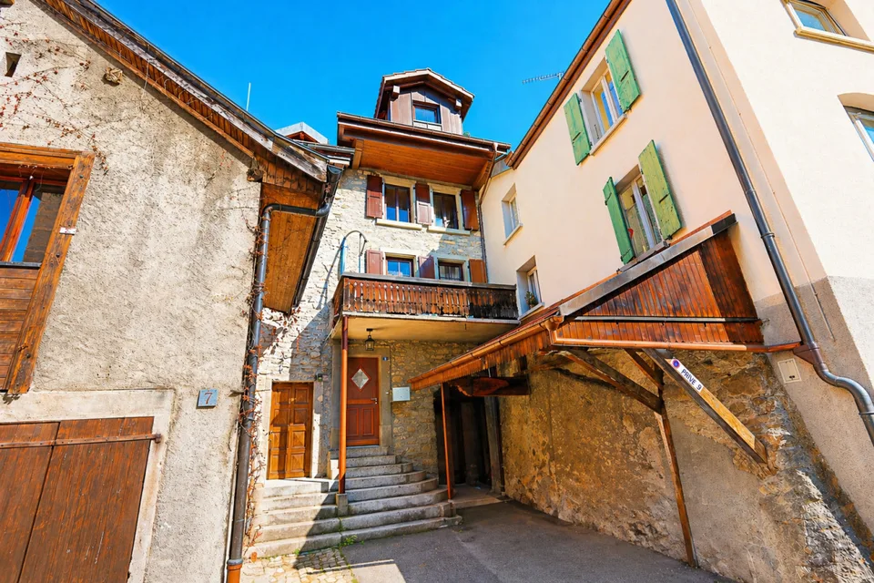 Maison villageoise contigue de 5.5 pieces avec mezzanine