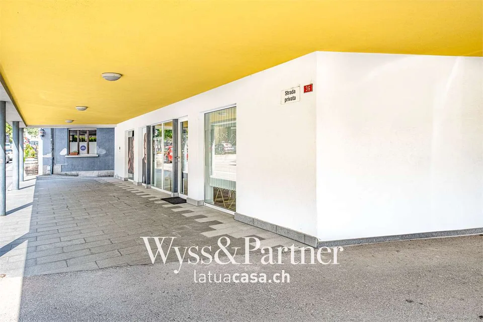 Praktischer Gewerberaum in Tenero