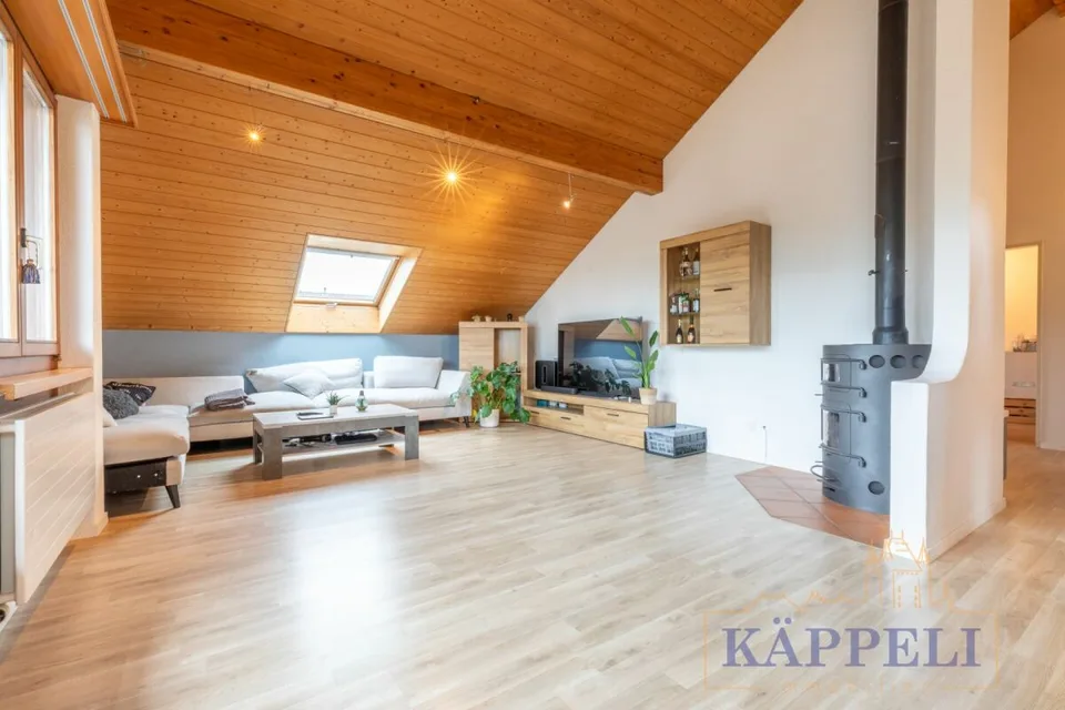 5.5 Zimmer Dachwohnung im Zentrum von Wattenwil