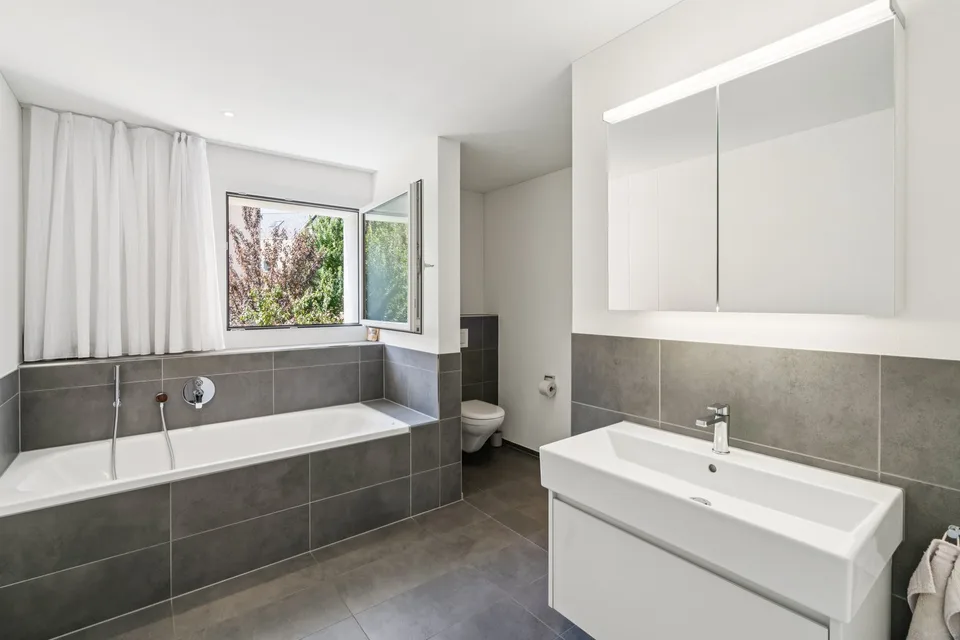 Appartement attrayant de 4,5 pièces - environnement naturel – photo 9 sur 11
