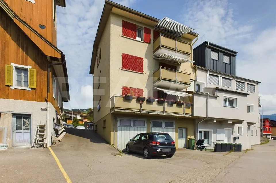 Mehrfamilienhaus mit 3 Wohnungen - Ihr Investment in eine attraktive Zukunft / Rendite-Objekt!