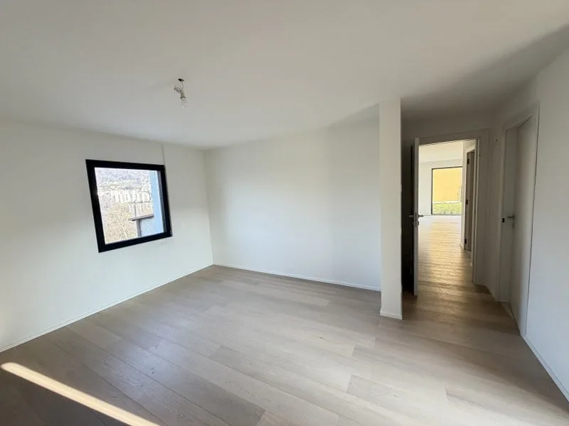 Wohnung 4.5 Zimmer mit exklusivem Garten in eleganter Villa – Foto 9 von 13