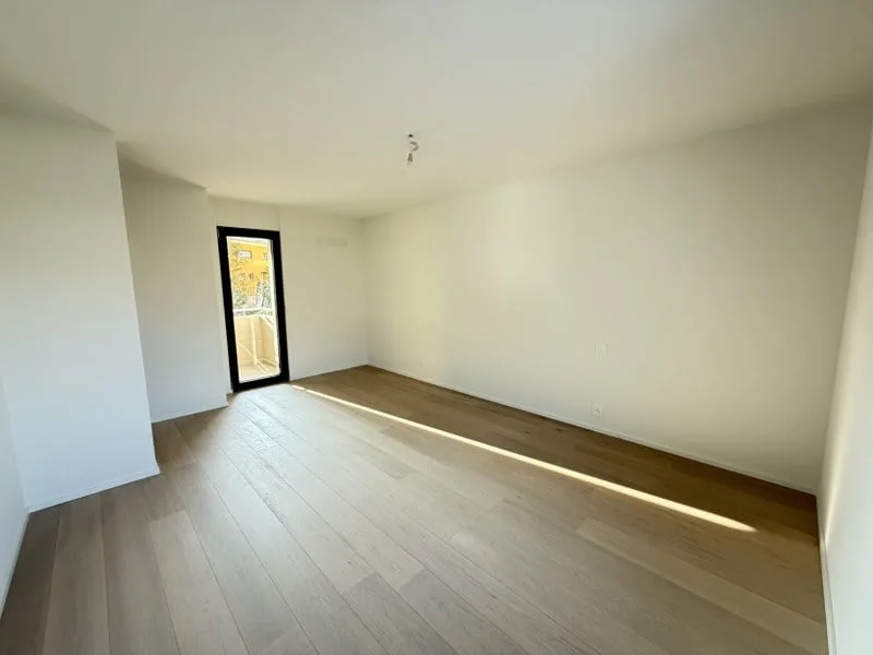 Wohnung 4.5 Zimmer mit exklusivem Garten in eleganter Villa – Foto 8 von 13