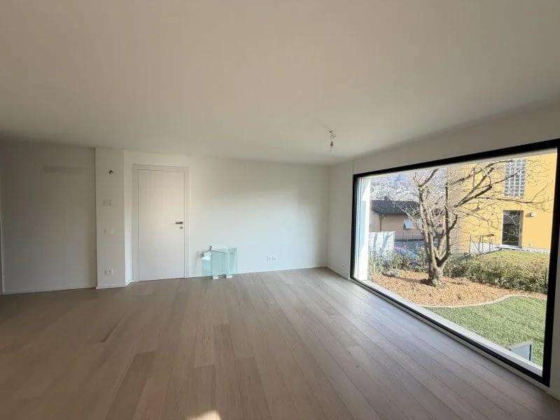 Wohnung 4.5 Zimmer mit exklusivem Garten in eleganter Villa
