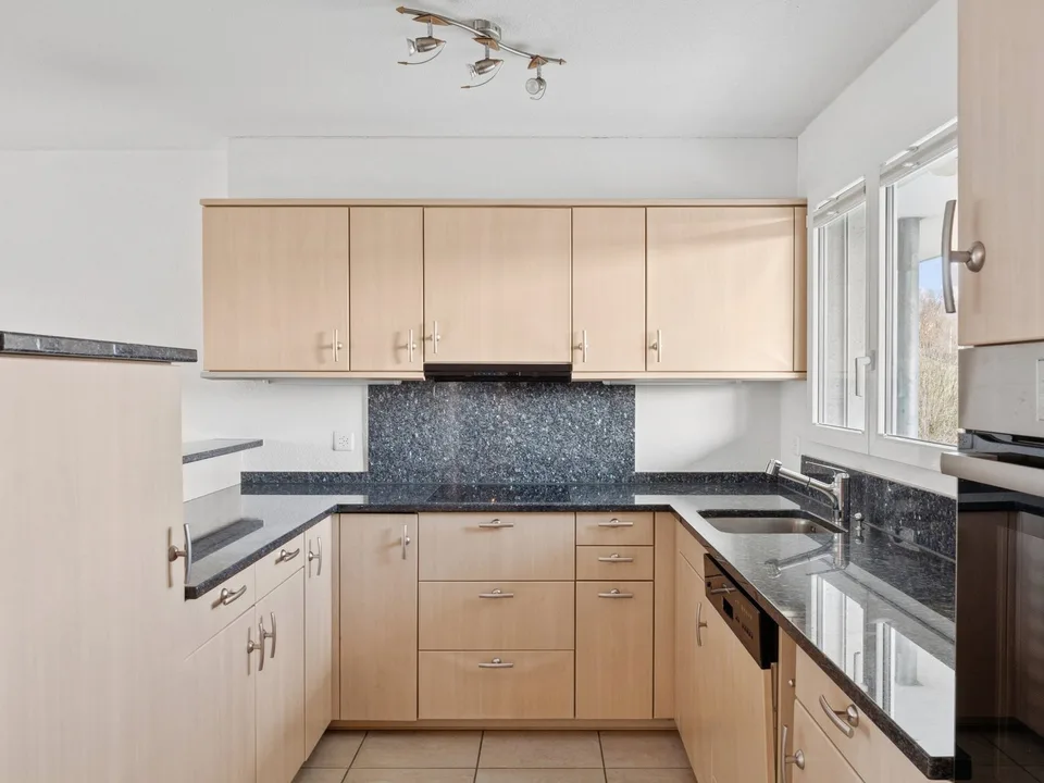 Appartement 4.5 pièces avec 102 m², 15.7 m² de loggia & poêle suédois – vivre avec confort à Lyss