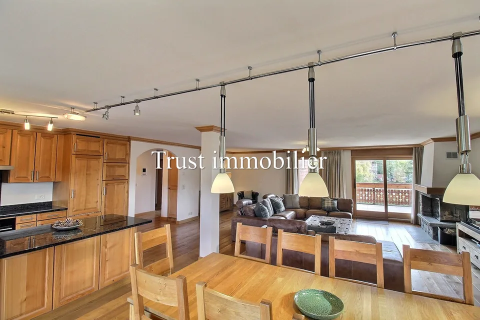 4016. Appartement en RdC au centre de Crans