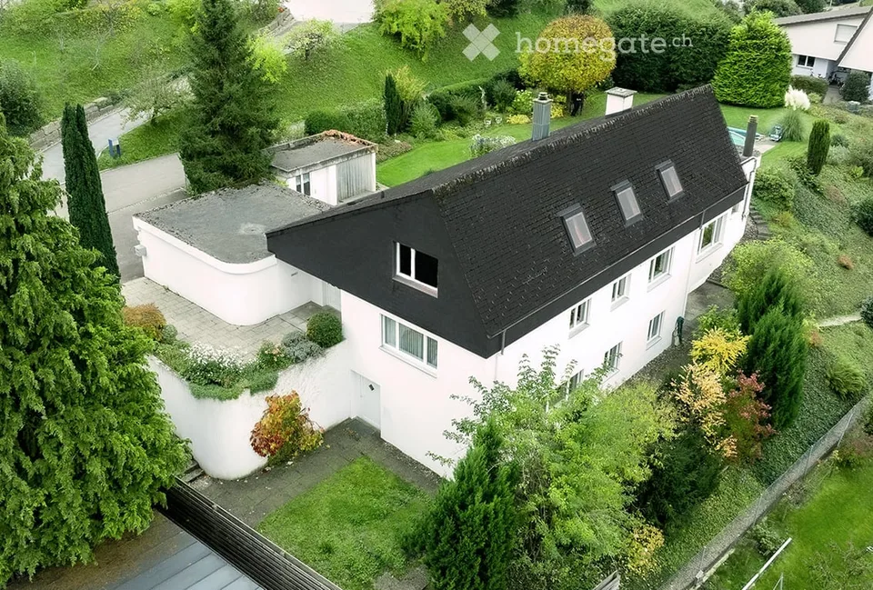Grosszügig angelegtes 9,5-Zimmer Einfamilienhaus mit Weitsicht
