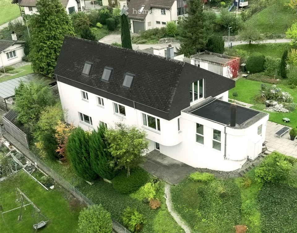 Ampia casa unifamiliare di 9,5 locali con vista panoramica