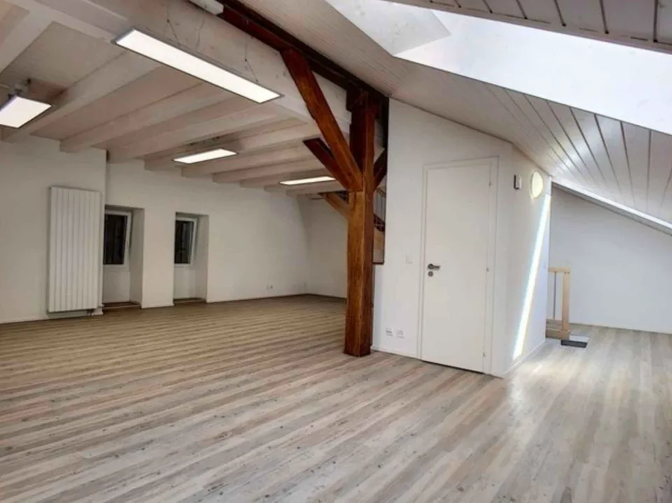 Bureaux atypiques de 125m2 sur deux étages au coeur de Morges