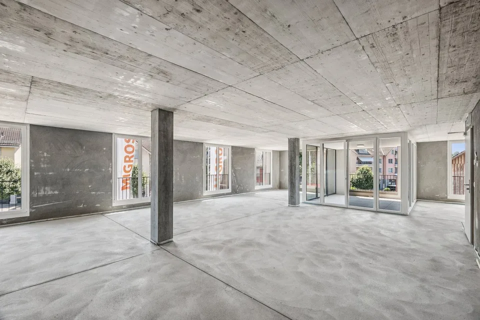 Spazio ufficio luminoso in un edificio nuovo - ideale per consulenza, studio o servizi