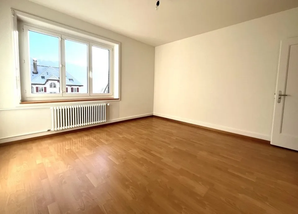 Appartamento di quattro locali ristrutturato in un quartiere calmo e soleggiato
