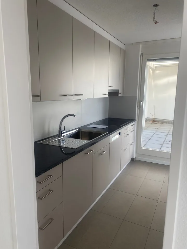 Renovierte 3,5-Zimmer-Attika-Wohnung mit grosser Terrasse