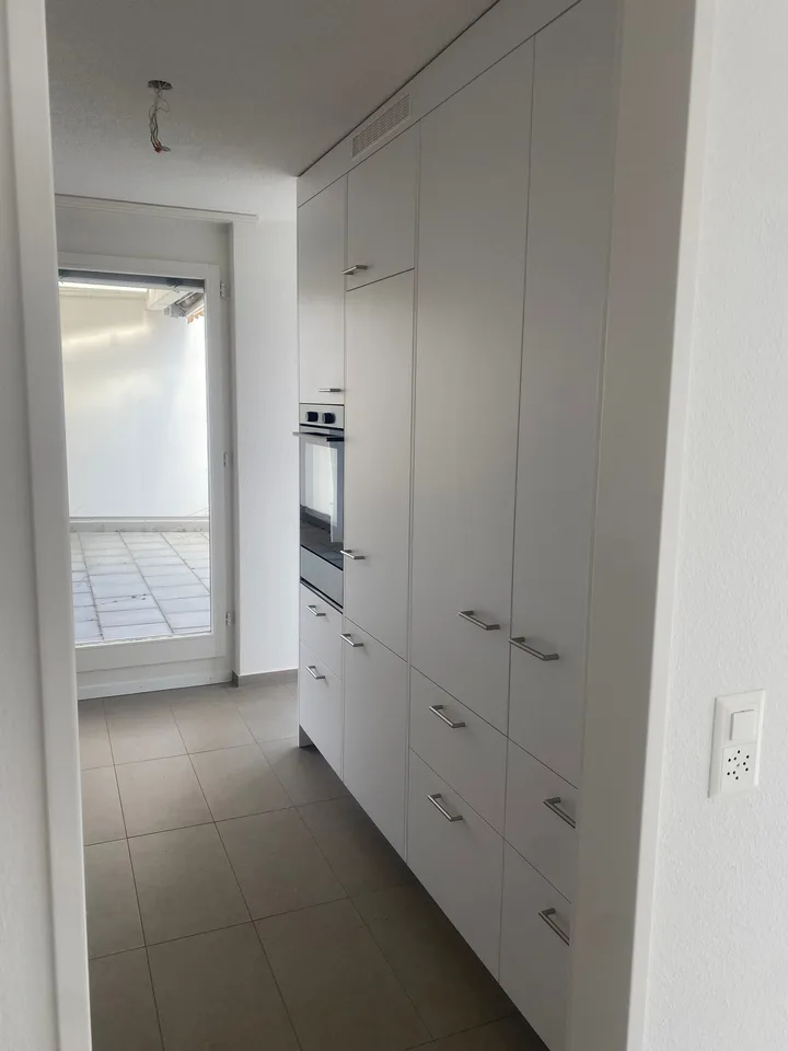 Renovierte 3,5-Zimmer-Attika-Wohnung mit grosser Terrasse