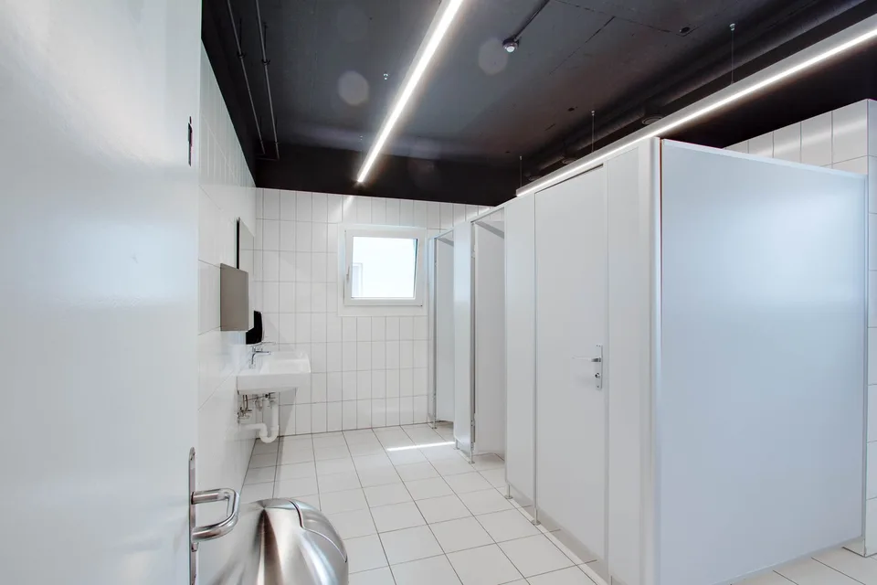 Spazio commerciale ideale al 3° piano – foto 6 di 11