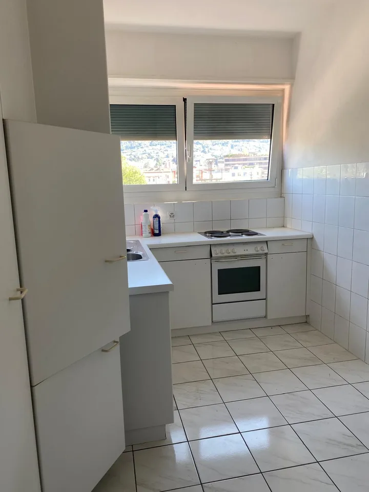 Chiasso, large 3.5-room attic with separate kitchen