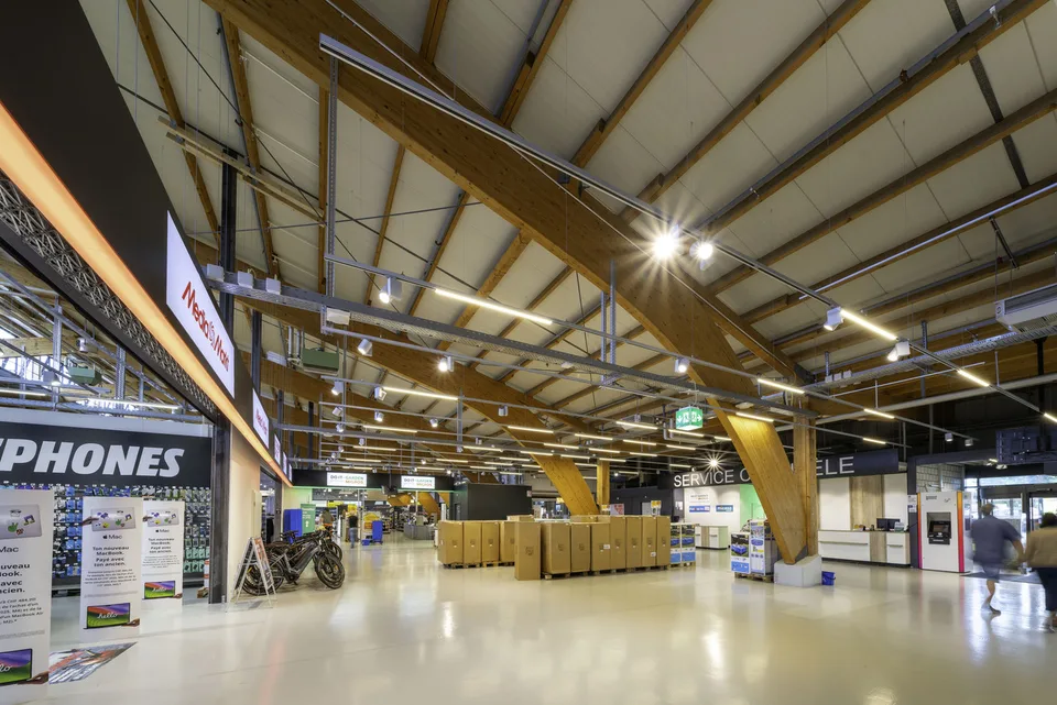 Grosszügige Ladenfläche mit 2'500m2 - MParc Delemont