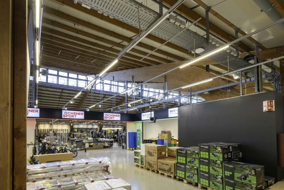 Grosszügige Ladenfläche mit 2'500m2 - MParc Delemont