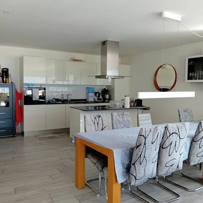 Accogliente e spaziosa villa con vista aperta!