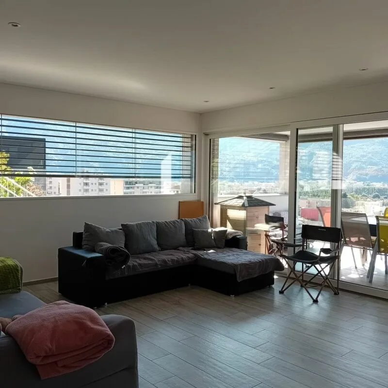 Accogliente e spaziosa villa con vista aperta!