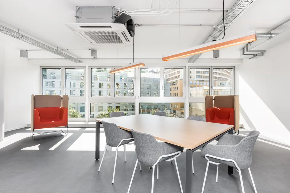 Bureau privé pour 4 à Regus Bessieres