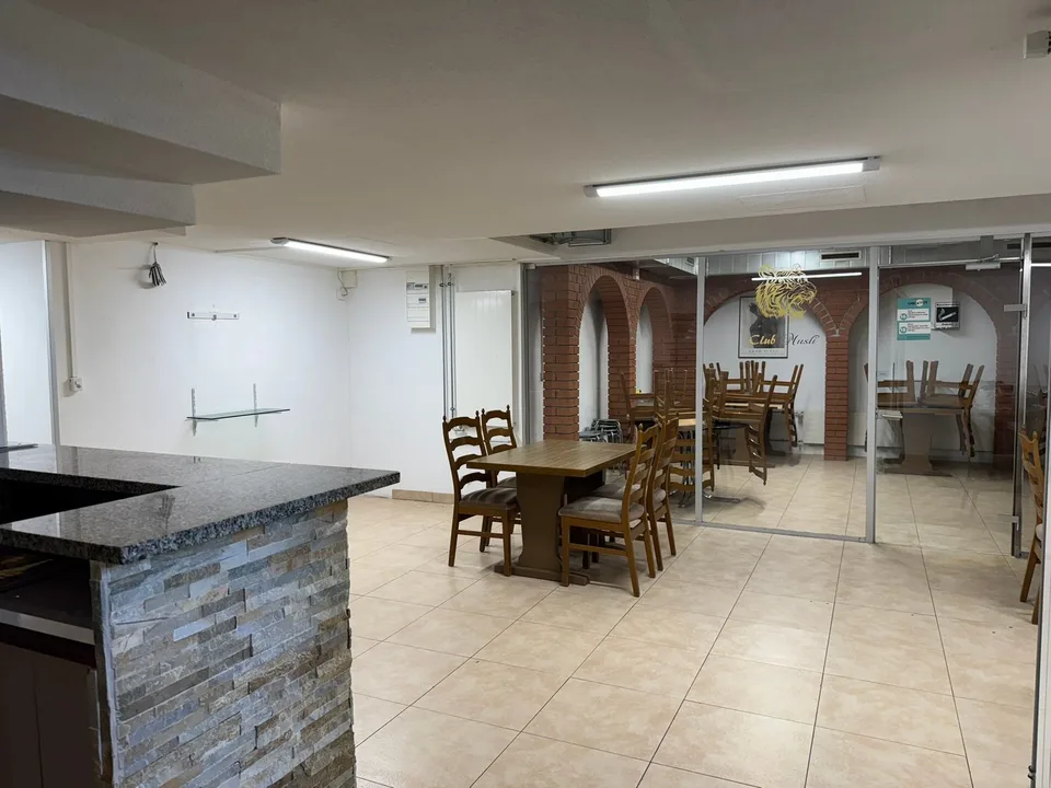 Idéal pour bar à chicha, club, événements privés, coiffeur, etc.!